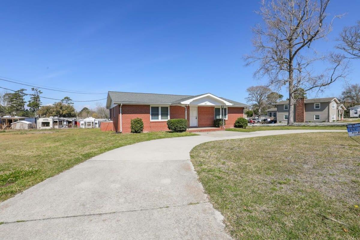 2Br Pet Friendly Home In Sneads Ferry With Parking Exterior foto